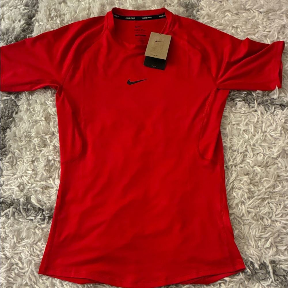 Nike Men's Bright Red Short Sleeve Tee